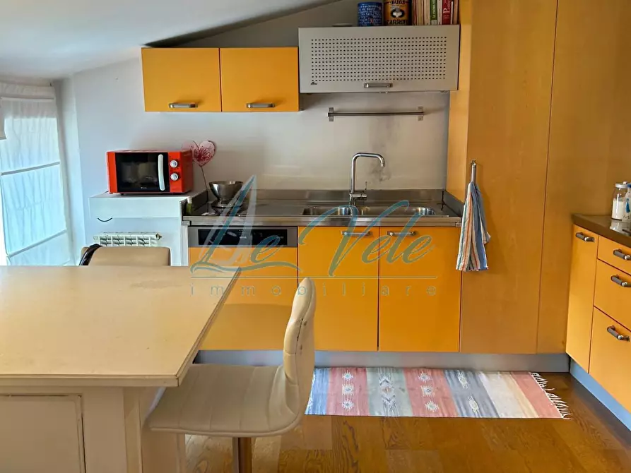 Immagine 5 di Appartamento in vendita  a Massa