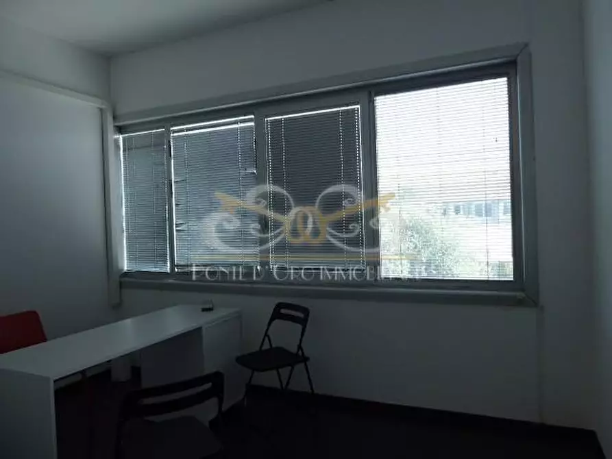 Immagine 13 di Ufficio in affitto  a Pisa