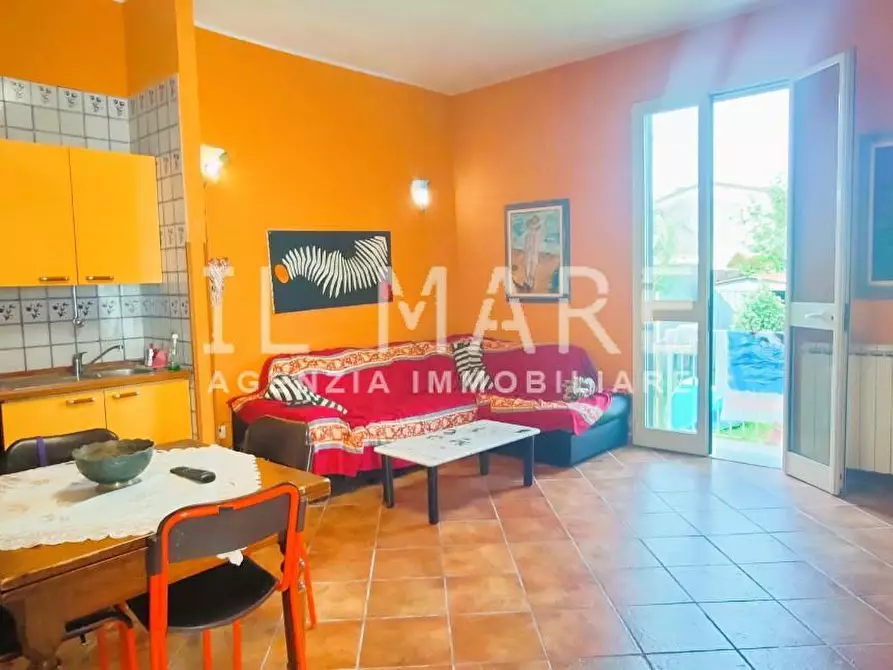 Immagine 17 di Casa semindipendente in vendita  a Massa