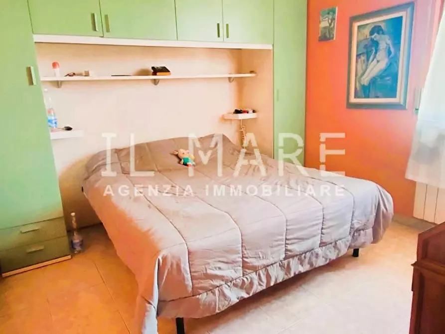 Immagine 10 di Casa semindipendente in vendita  a Massa