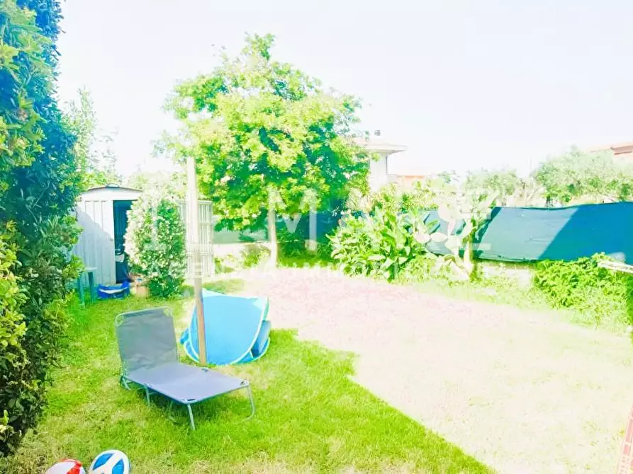 Immagine 13 di Casa semindipendente in vendita  a Massa