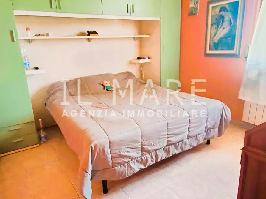 Immagine 9 di Casa semindipendente in vendita  a Massa