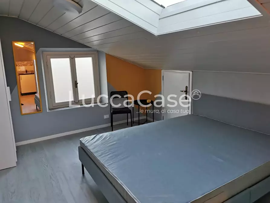 Immagine 6 di Mansarda in vendita  a Lucca
