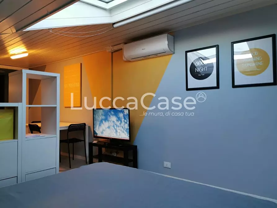 Immagine 4 di Mansarda in vendita  a Lucca