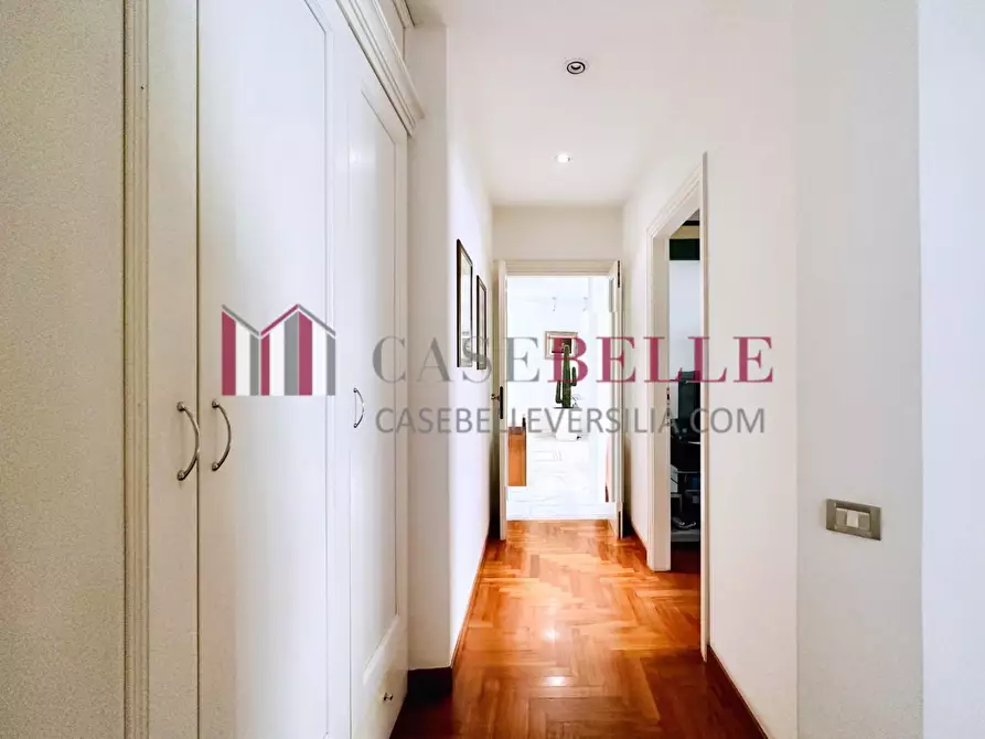 Immagine 27 di Mansarda in vendita  a Massa