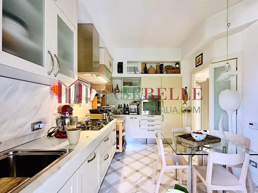 Immagine 15 di Mansarda in vendita  a Massa