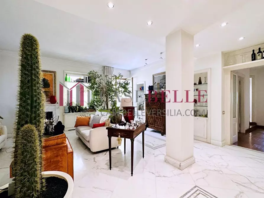 Immagine 1 di Mansarda in vendita  a Massa