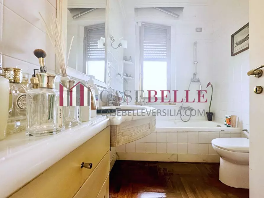 Immagine 24 di Mansarda in vendita  a Massa