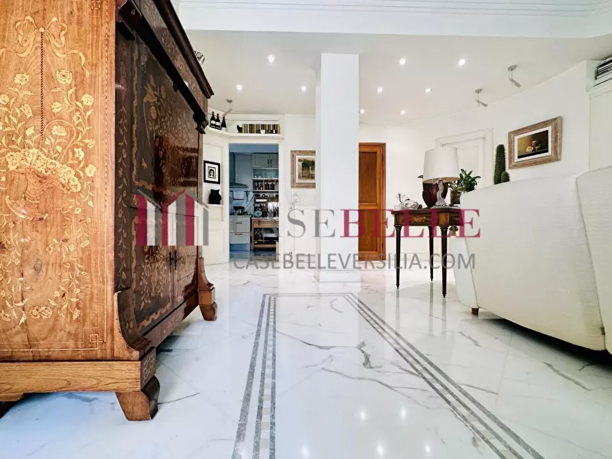 Immagine 9 di Mansarda in vendita  a Massa