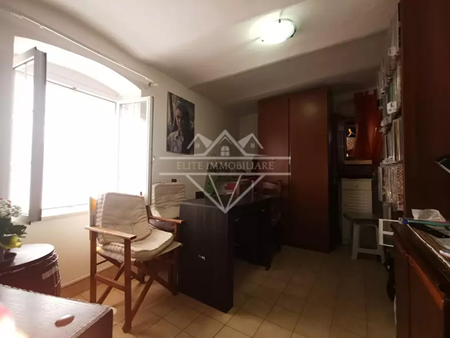 Immagine 13 di Porzione di casa in vendita  a Carrara
