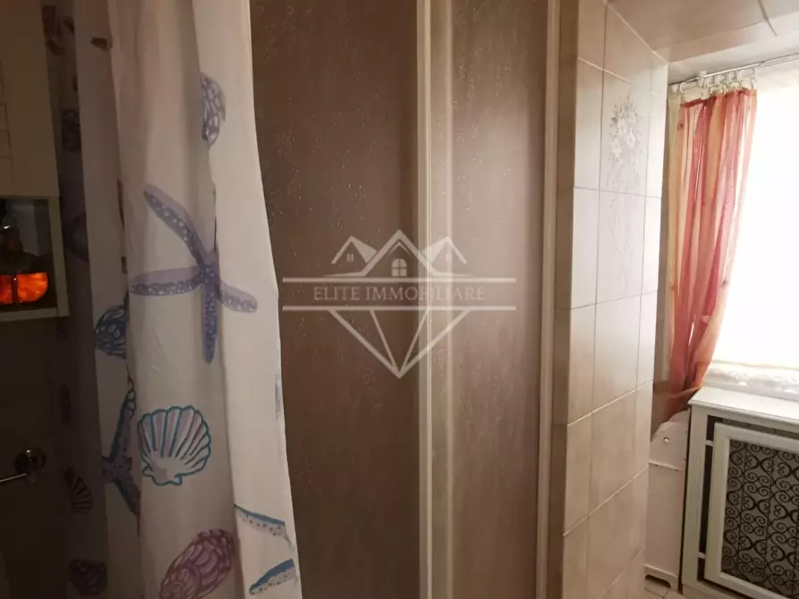 Immagine 19 di Porzione di casa in vendita  a Carrara