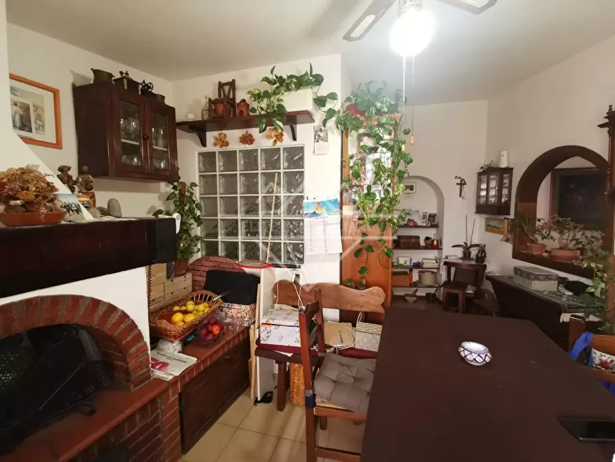 Immagine 3 di Porzione di casa in vendita  a Carrara