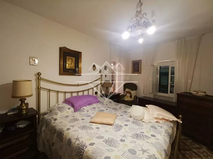 Immagine 10 di Porzione di casa in vendita  a Carrara