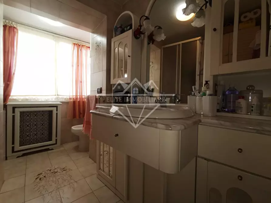 Immagine 15 di Porzione di casa in vendita  a Carrara