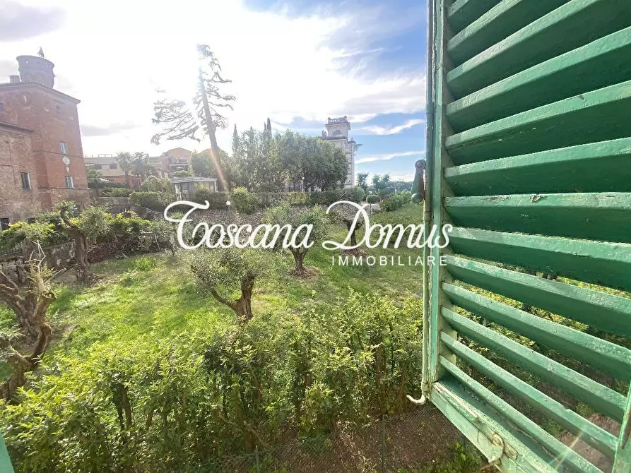 Immagine 5 di Appartamento in vendita  a Siena