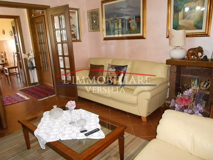 Immagine 64 di Villa in vendita  a Massa