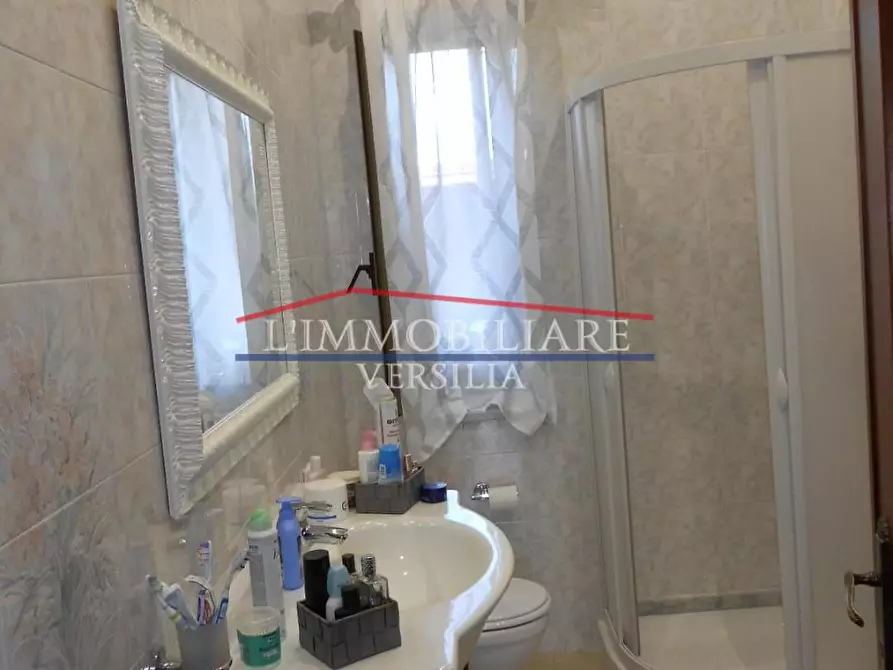 Immagine 24 di Villa in vendita  a Massa