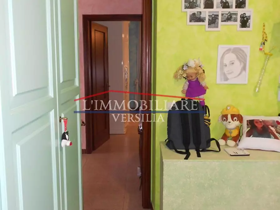 Immagine 23 di Villa in vendita  a Massa