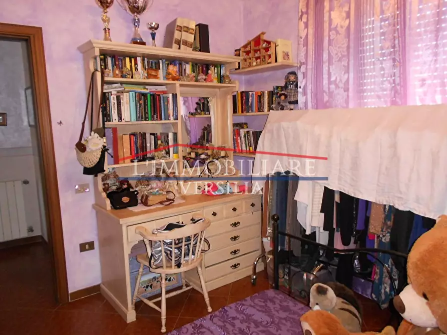 Immagine 73 di Villa in vendita  a Massa