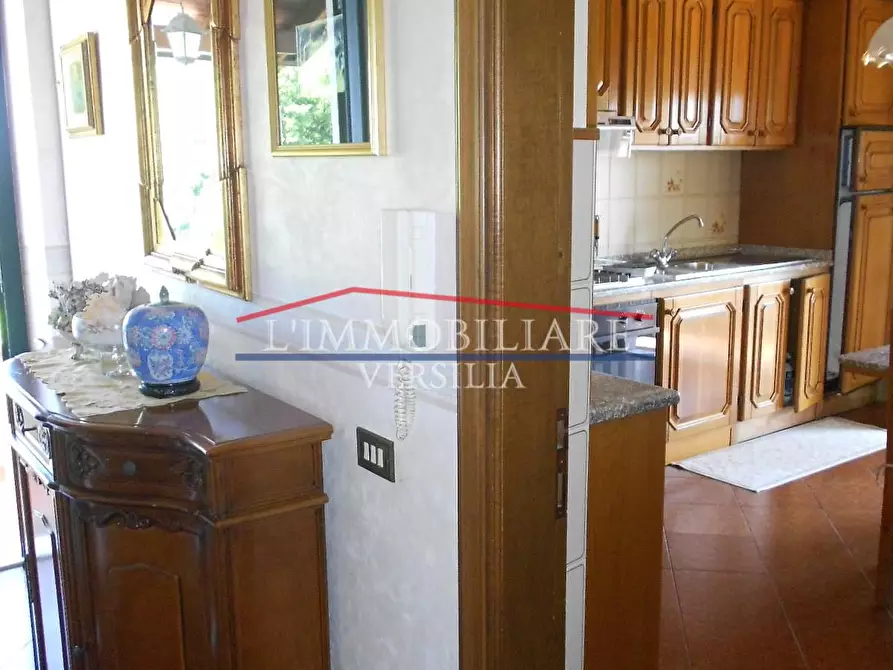 Immagine 53 di Villa in vendita  a Massa