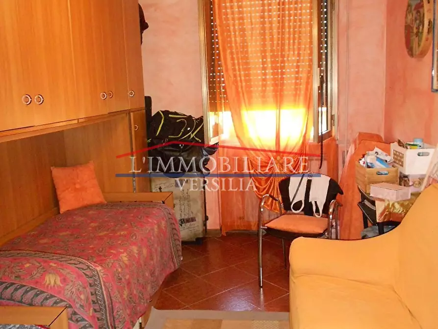 Immagine 68 di Villa in vendita  a Massa