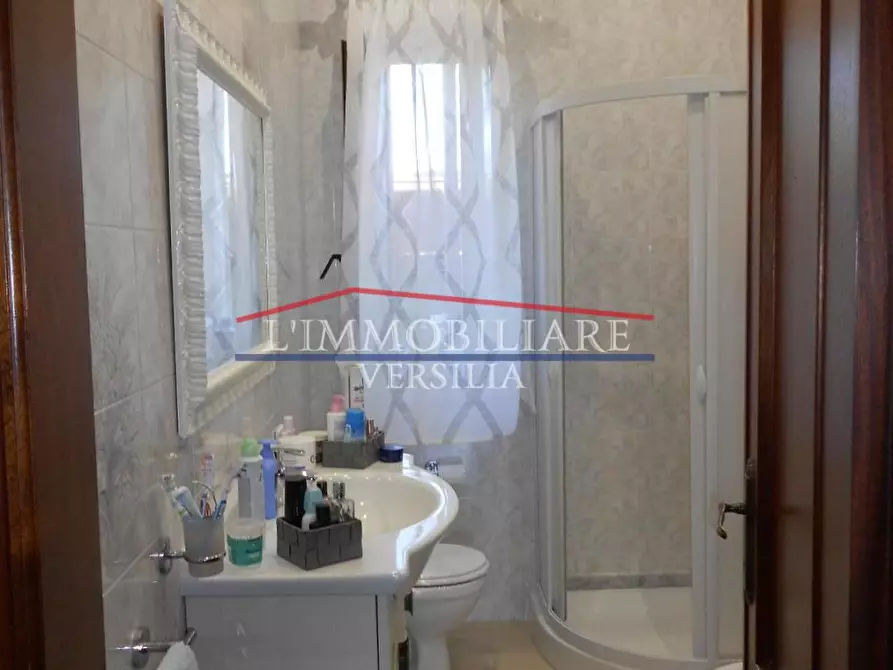 Immagine 25 di Villa in vendita  a Massa