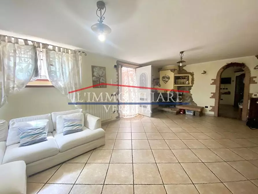 Immagine 8 di Casa semindipendente in vendita  a Massa