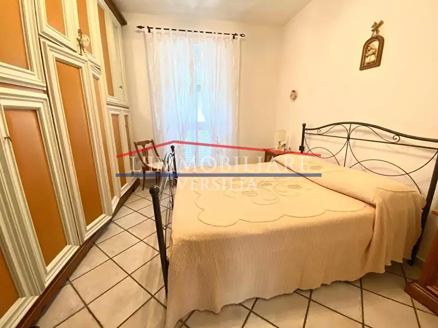 Immagine 18 di Casa semindipendente in vendita  a Massa