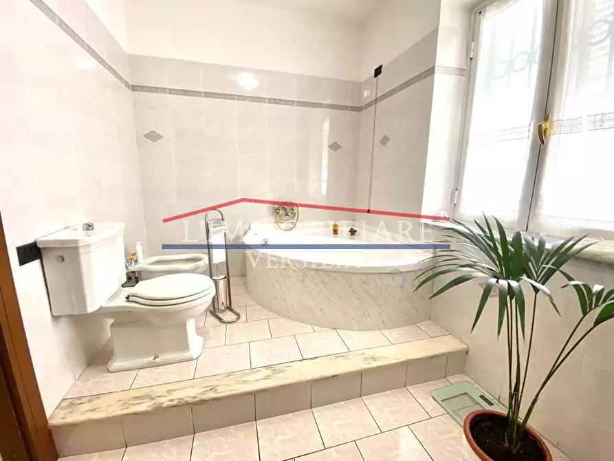 Immagine 7 di Casa semindipendente in vendita  a Massa