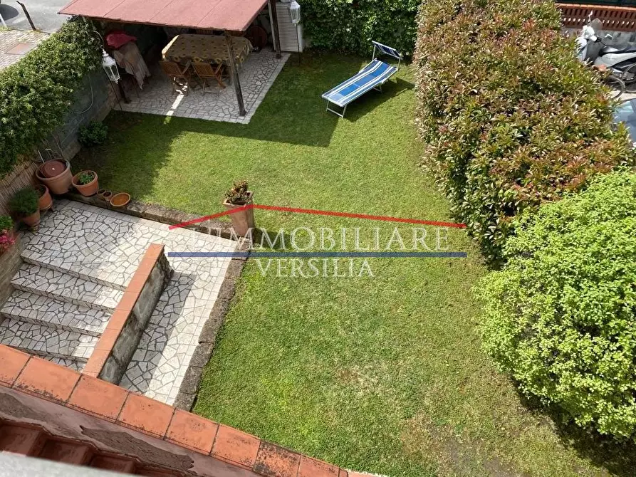 Immagine 3 di Casa semindipendente in vendita  a Massa