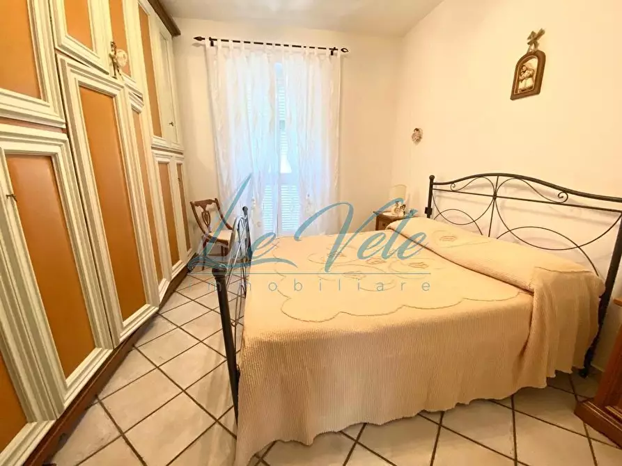 Immagine 18 di Casa semindipendente in vendita  a Massa