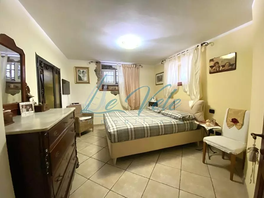 Immagine 17 di Casa semindipendente in vendita  a Massa