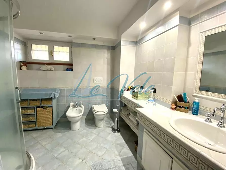 Immagine 9 di Casa semindipendente in vendita  a Massa