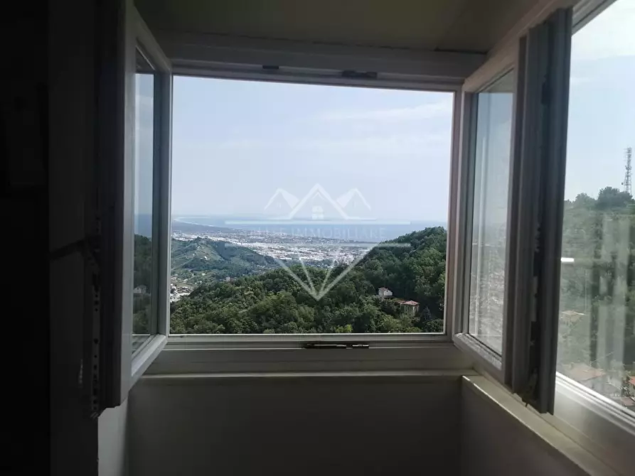 Immagine 5 di Casa semindipendente in vendita  a Carrara