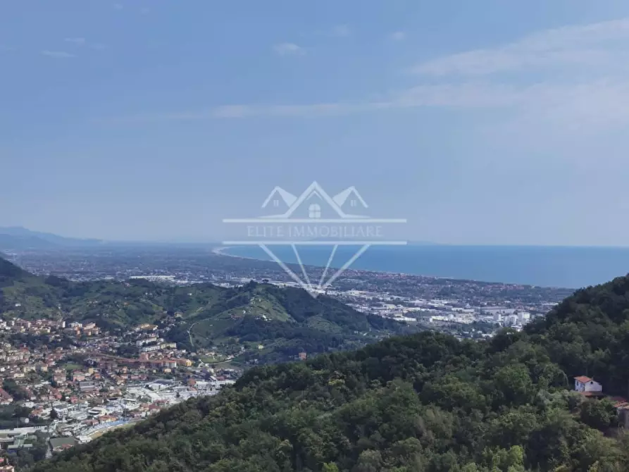 Immagine 14 di Casa semindipendente in vendita  a Carrara