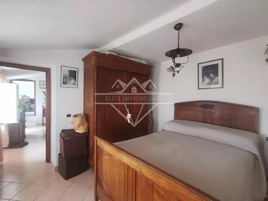 Immagine 10 di Casa semindipendente in vendita  a Carrara