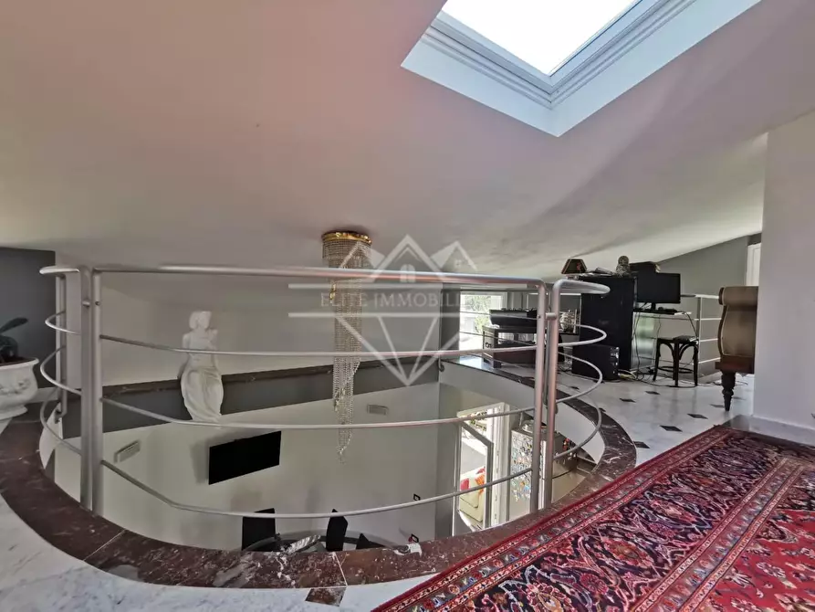 Immagine 7 di Villa in vendita  a Carrara