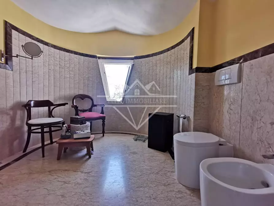 Immagine 29 di Villa in vendita  a Carrara