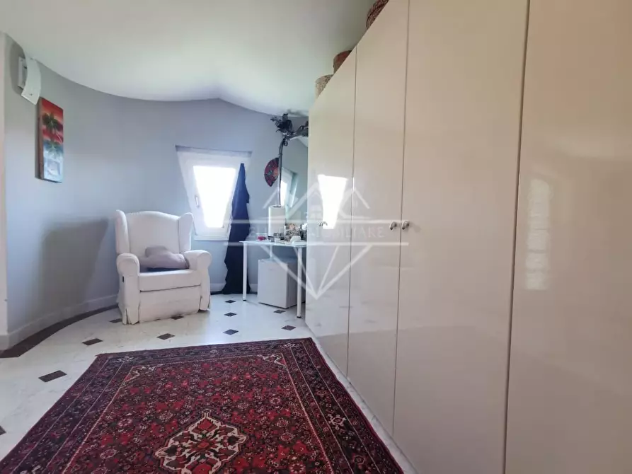 Immagine 23 di Villa in vendita  a Carrara