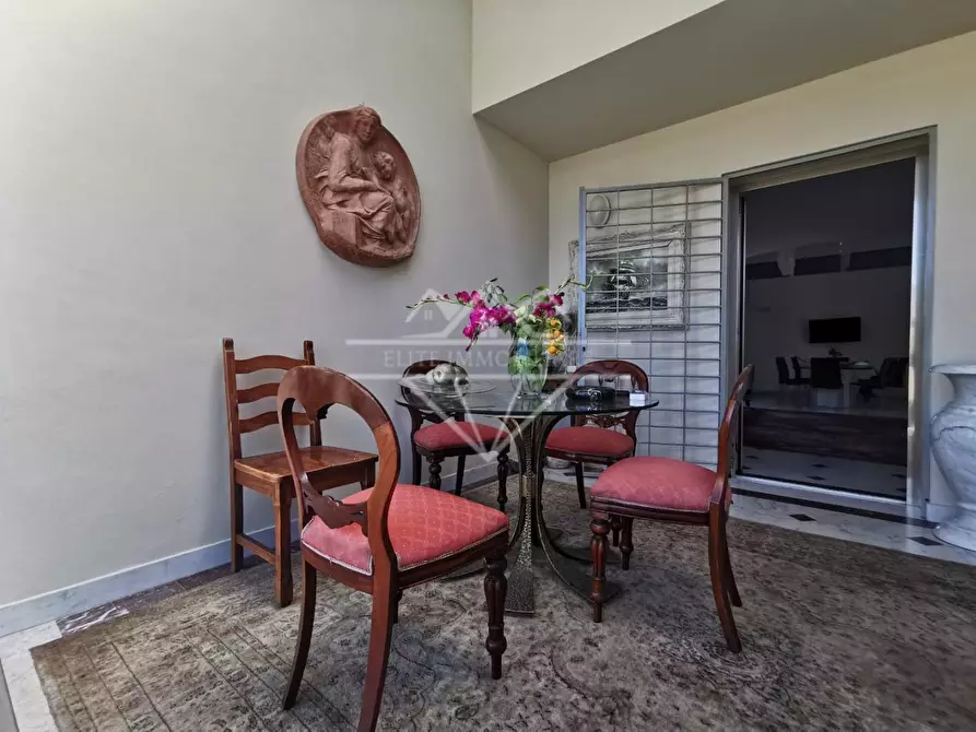 Immagine 35 di Villa in vendita  a Carrara