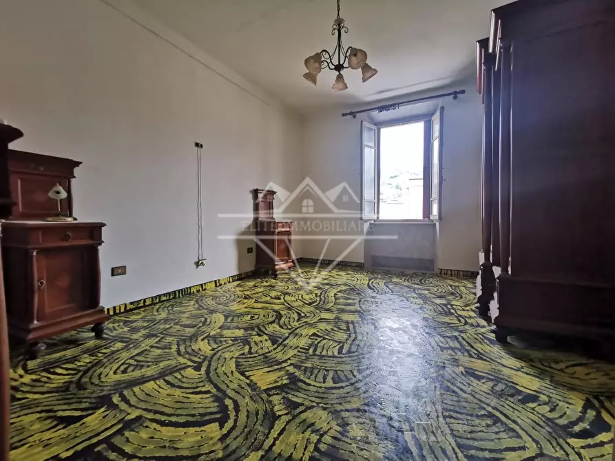 Immagine 12 di Appartamento in vendita  a Carrara