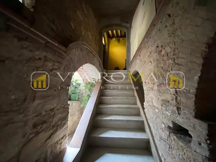 Immagine 44 di Appartamento in vendita  a Lucca