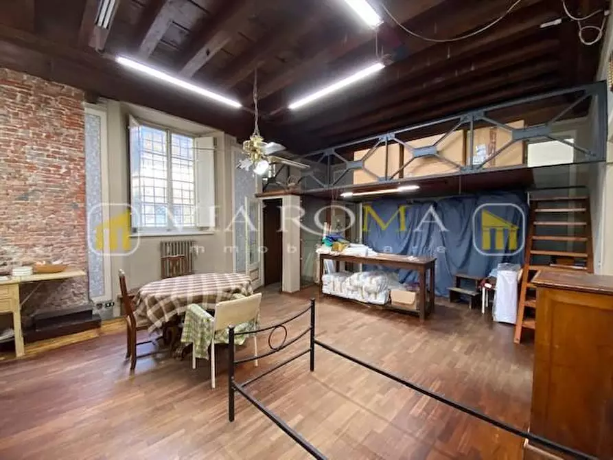 Immagine 8 di Appartamento in vendita  a Lucca