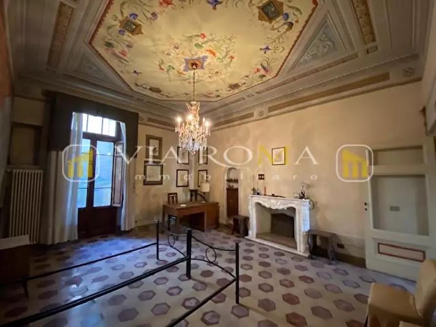 Immagine 25 di Appartamento in vendita  a Lucca