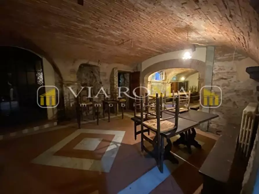 Immagine 46 di Appartamento in vendita  a Lucca