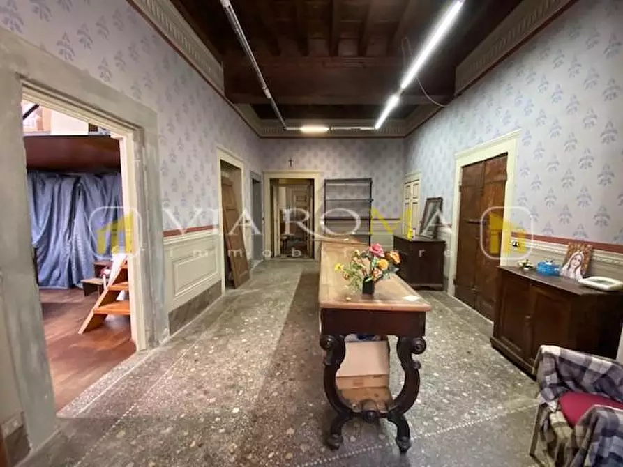 Immagine 10 di Appartamento in vendita  a Lucca