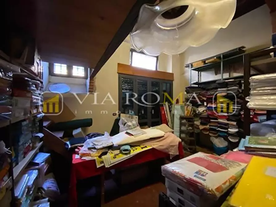 Immagine 36 di Appartamento in vendita  a Lucca