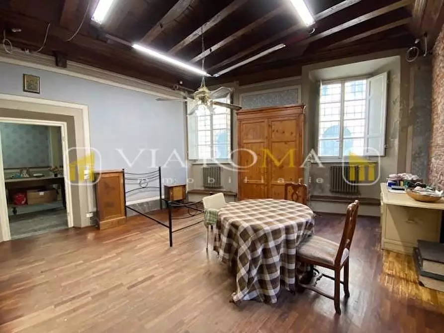Immagine 6 di Appartamento in vendita  a Lucca