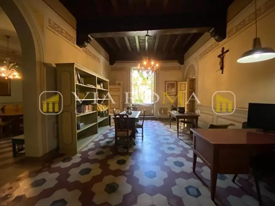 Immagine 22 di Appartamento in vendita  a Lucca