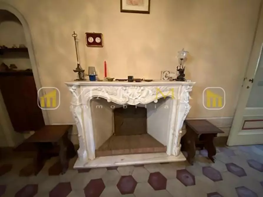 Immagine 27 di Appartamento in vendita  a Lucca